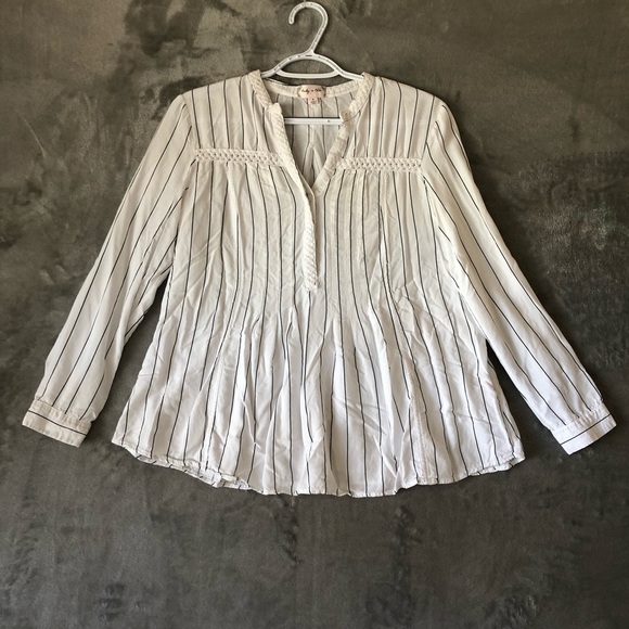 Bailey & Chloe Women Blouse Size M Stripes V Neck Roll tab Sleeve Flowy Summer - Picture 1 of 15